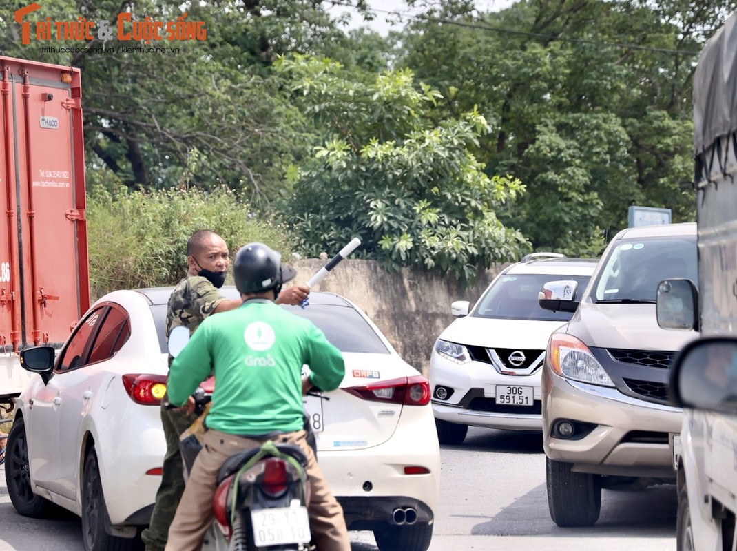 Sau khi noi long, cua ngo Ha Noi un tac nghiem trong-Hinh-4