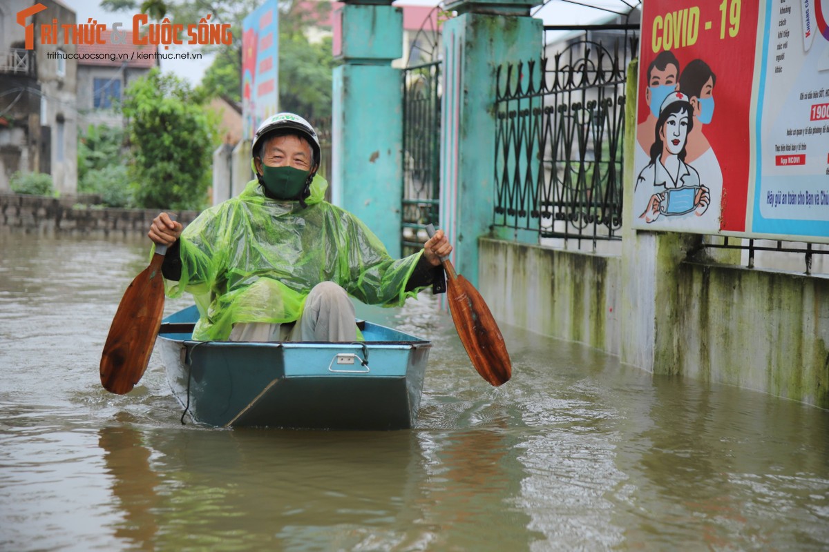 Mua lon keo dai, hang tram ho dan tai Ha Noi ngap sau trong nuoc