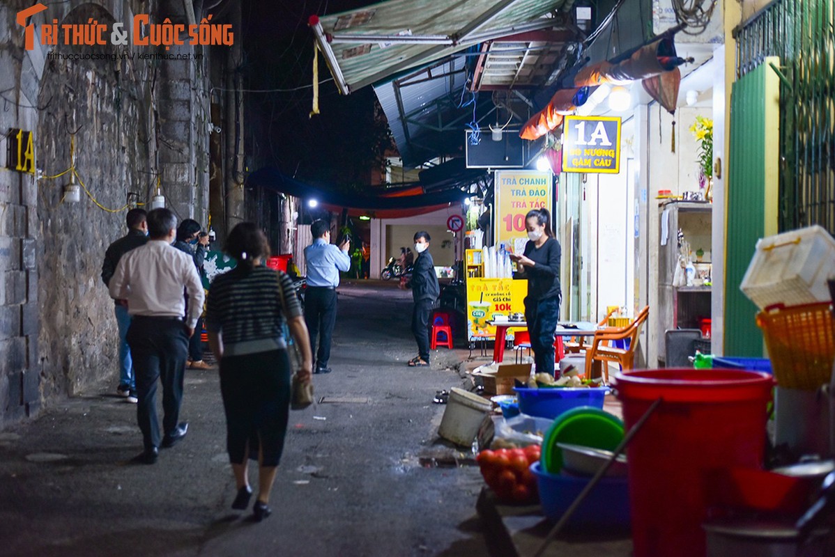 Ha Noi: Xu phat nhieu hang quan tai pho co mo cua toi dem khuya-Hinh-10