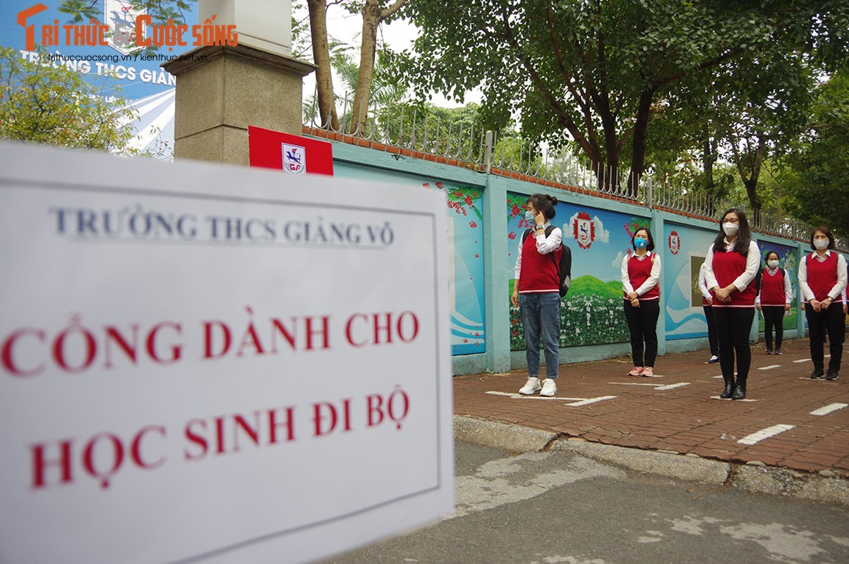 Don hoc sinh quay lai truong sau Tet, Ha Noi can phuong an gi?