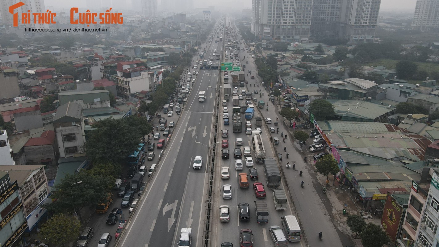 Xe tai lat ngang duong khien Vanh dai 3 tren cao ket cung-Hinh-5