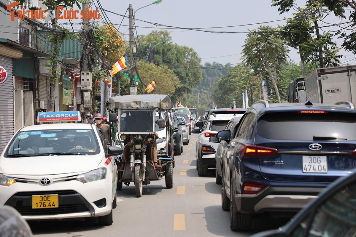 Kinh hoang canh un tac hang gio duong xuong Le hoi Khinh khi cau-Hinh-2