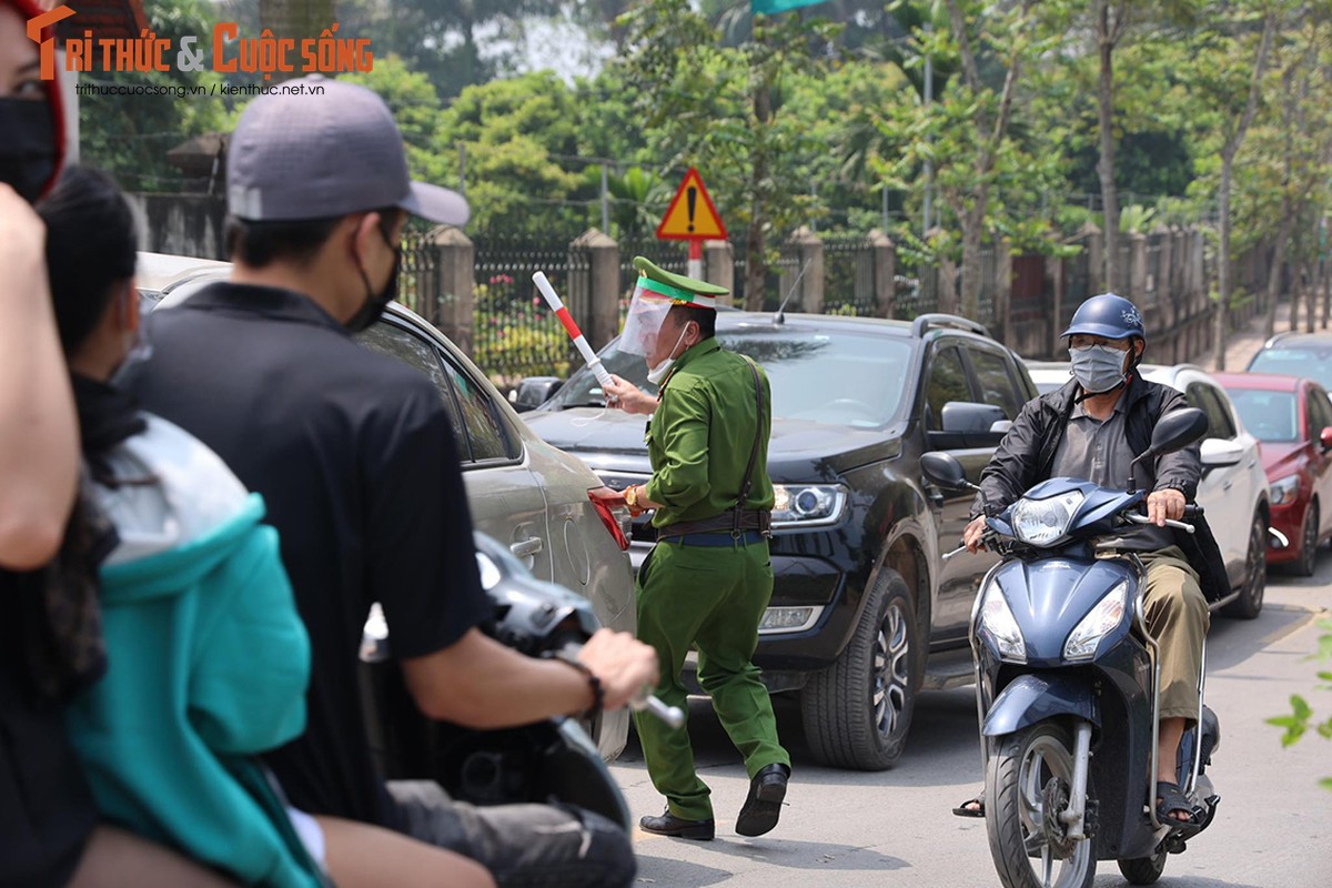 Kinh hoang canh un tac hang gio duong xuong Le hoi Khinh khi cau-Hinh-9