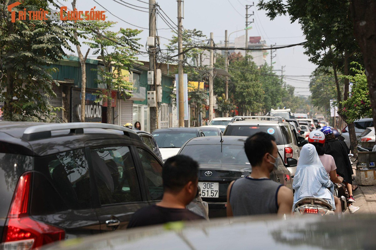 Kinh hoang canh un tac hang gio duong xuong Le hoi Khinh khi cau