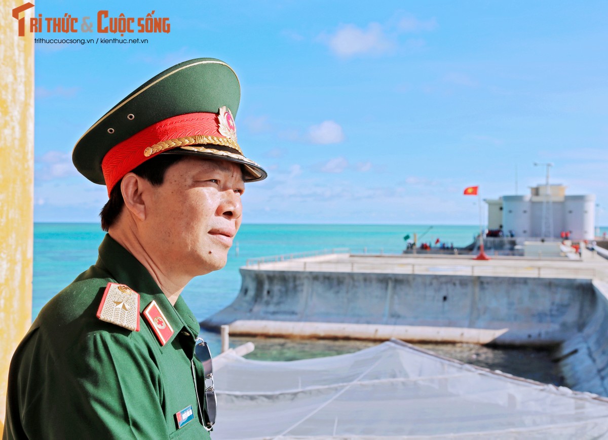 [e-Magazine] Thieu tuong - PGS.TS Nguyen Hong Son: “Tu dau thuong… Ta dung day vung vang”-Hinh-3