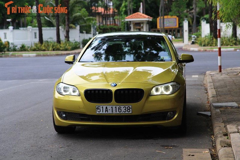 Dan choi Viet do xe sang BMW 523i vang chanh doc la-Hinh-3