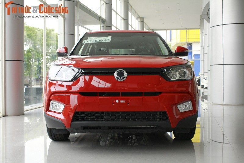 Xe SsangYong Tivoli &quot;dai ha gia&quot; chi con 555 trieu tai VN