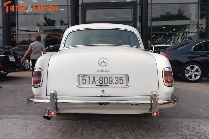 &quot;Xe cu&quot; hon 50 tuoi Mercedes 190 Ponton tai Sai Gon-Hinh-4