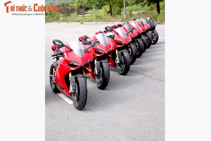 Dan sieu moto Ducati Panigale “khoe dang” tai Ha Noi-Hinh-7