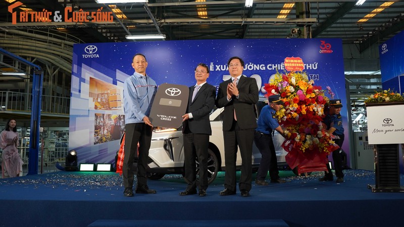 Toyota Viet Nam lap ky luc voi 700.000 chiec oto xuat xuong-Hinh-2