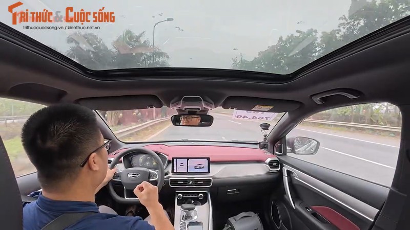 Geely Coolray - Kẻ thay đổi cuộc chơi phân khúc gầm cao cỡ nhỏ? - Hình 10 Geely Coolray - Ke thay doi cuoc choi phan khuc gam cao co nho?-Hinh-10