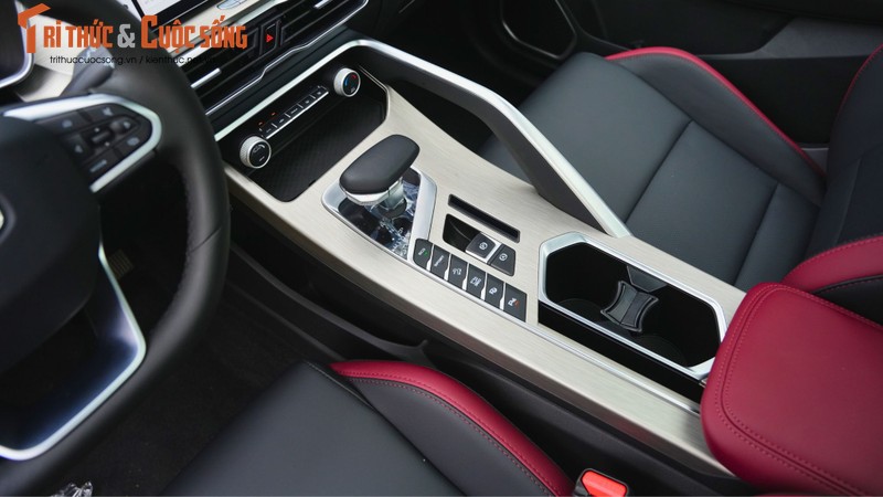 Geely Coolray - Kẻ thay đổi cuộc chơi phân khúc gầm cao cỡ nhỏ? - Hình 8 Geely Coolray - Ke thay doi cuoc choi phan khuc gam cao co nho?-Hinh-8