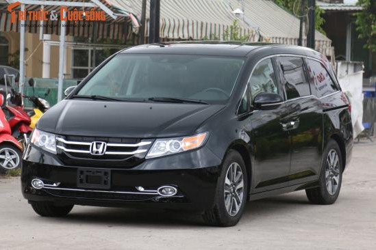 &quot;Xe hop&quot; Honda Odyssey nhap My gia 3,8 ty tai Viet Nam