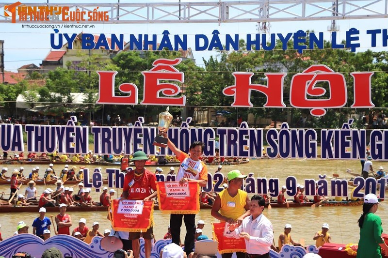 Tung bung le hoi dua thuyen tren que huong Dai tuong Vo Nguyen Giap-Hinh-16