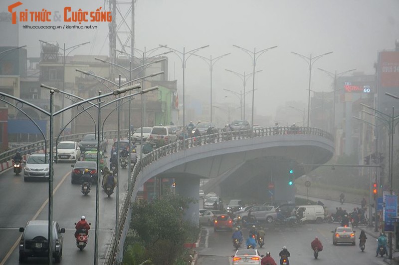 Ha Noi ngap trong suong mu, giao thong di lai kho khan-Hinh-3