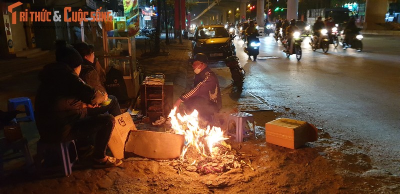 Ha Noi: Nguoi lao dong dot lua chong choi voi ret duoi 10 do C-Hinh-3