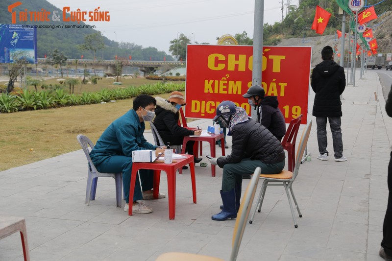 Quang Ninh tang chuyen tau mien phi cho dan dao ve que an Tet