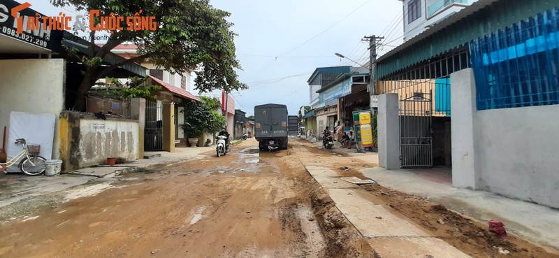 Xe tai bam nat duong 4C o Thanh Hoa-Hinh-10