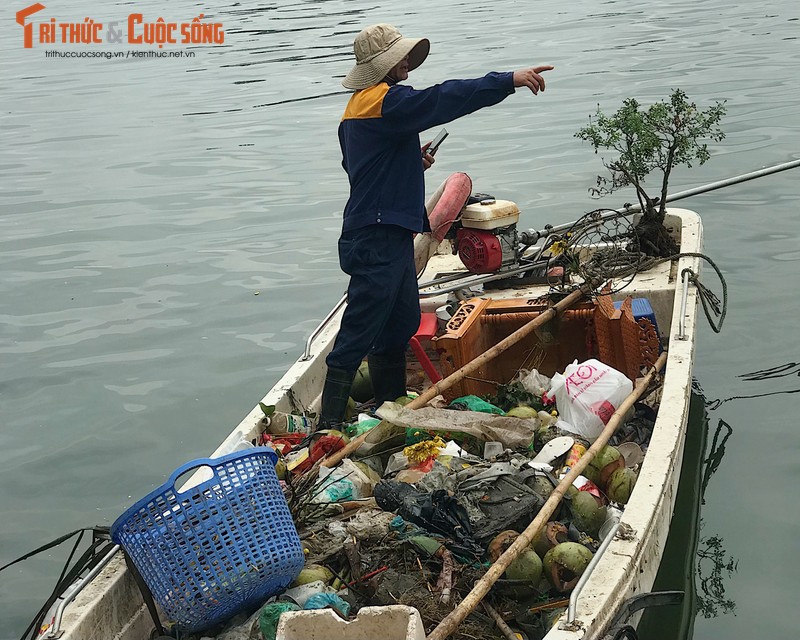 Nguoi Ha Noi xa rac xuong Ho Tay, chieu lai thi nhau tam mat-Hinh-15