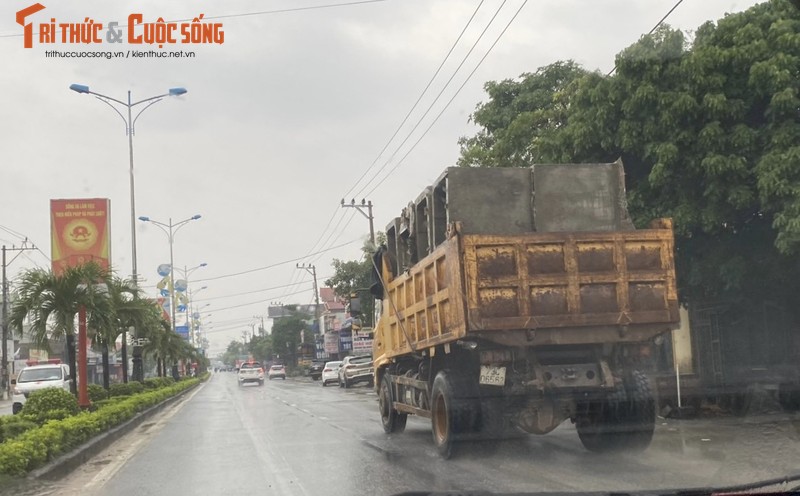 Quang Binh: Xe Howo cua Cty Tien Phong xem thuong tinh mang nguoi dan?-Hinh-5