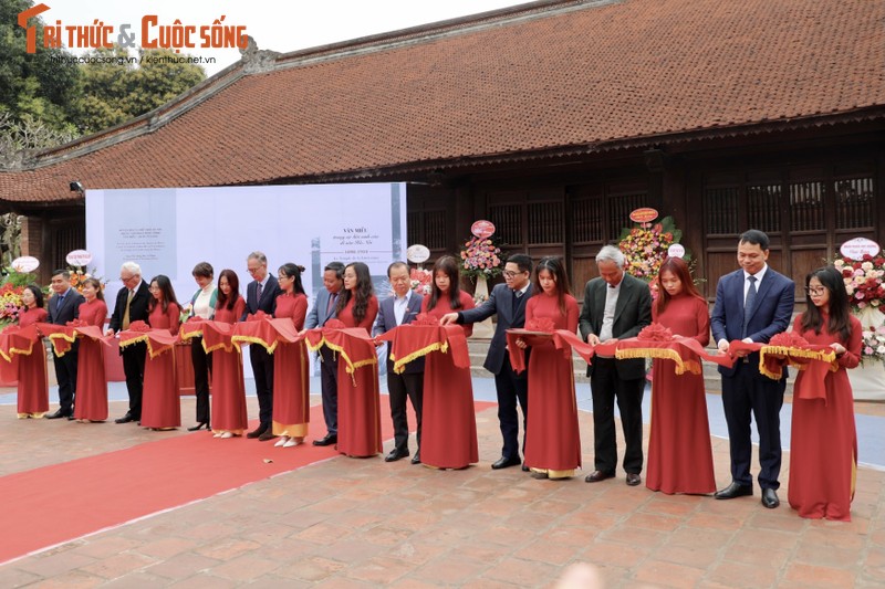 Khai mac Trien lam “Van Mieu trong su hoi sinh di san cua Ha Noi“