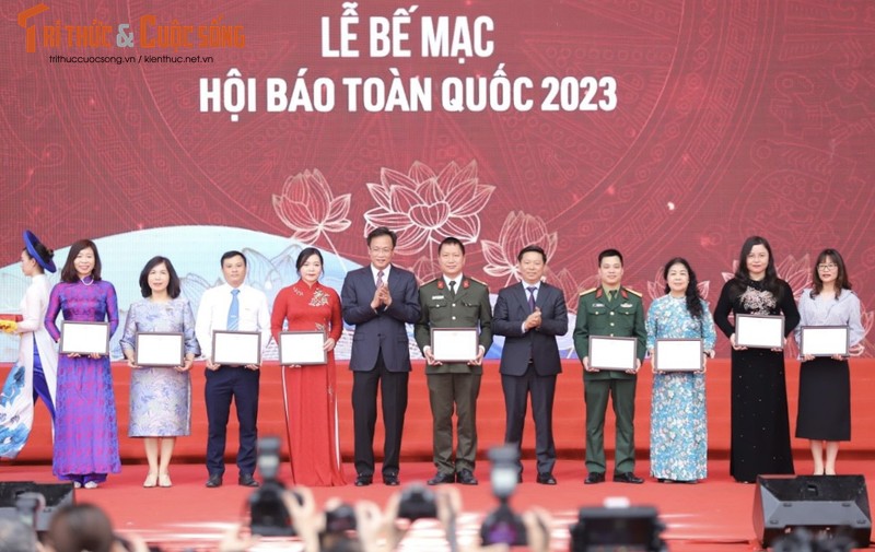 Be mac Hoi Bao toan quoc 2023: Bao chi da dong vai tro tien phong-Hinh-5