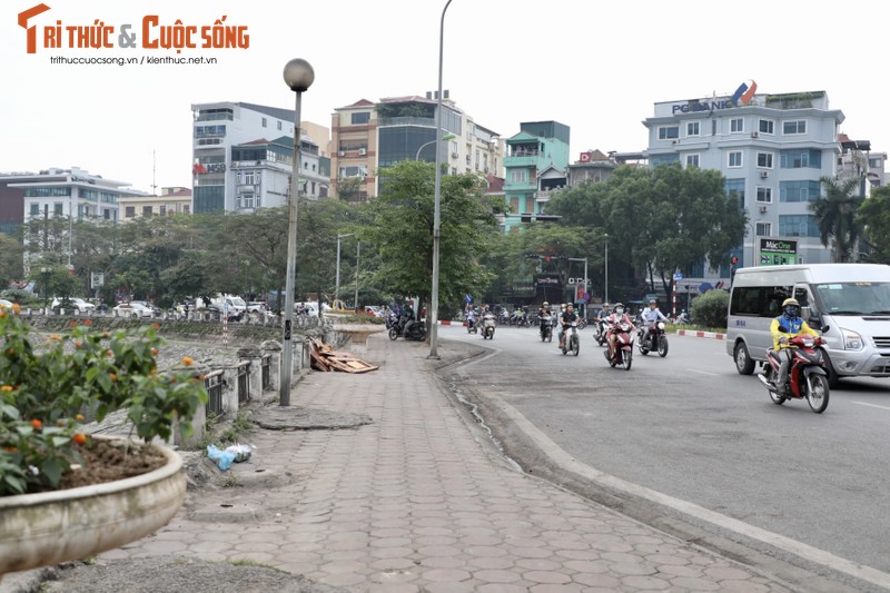 Sap toi Ha Noi co bao nhieu pho di bo?-Hinh-4