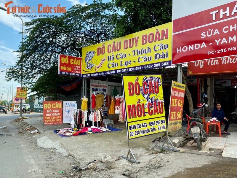 Ha Noi: Muon kieu lan chiem long duong, via he tren duong Nguyen Xien-Hinh-11