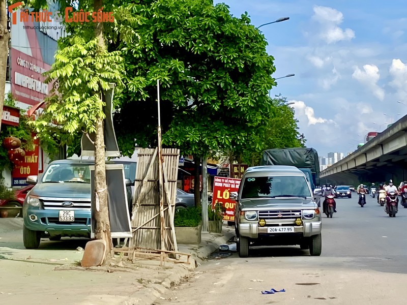 Ha Noi: Muon kieu lan chiem long duong, via he tren duong Nguyen Xien-Hinh-3