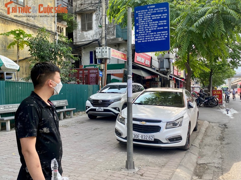 Ha Noi: Muon kieu lan chiem long duong, via he tren duong Nguyen Xien-Hinh-5