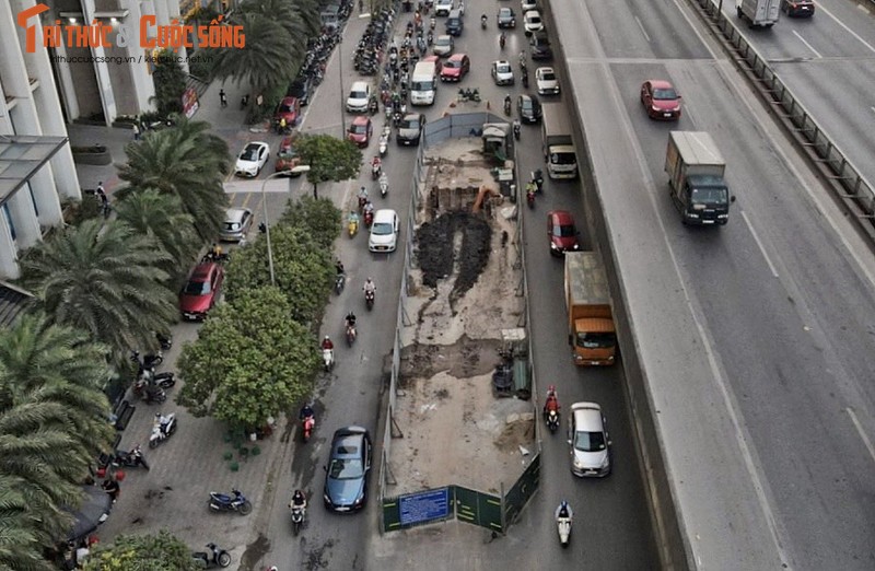 Ha Noi: Toan canh tuyen duong Nguyen Trai sap dung 8 “lo cot“-Hinh-9