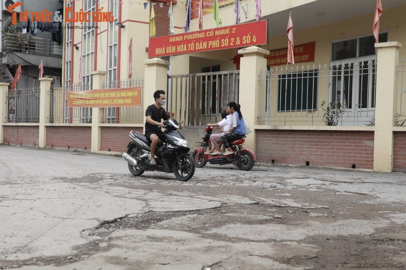 Ha Noi: Can canh con duong cu mua la ngap-Hinh-9