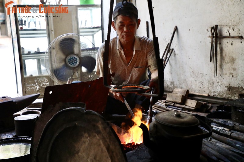 Vat va nghe ren trong cai nong ngot ngat cua Ha Noi