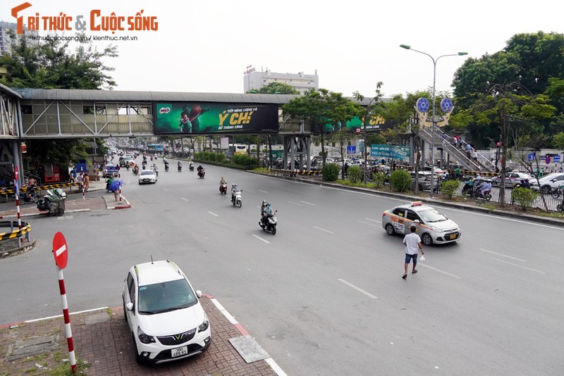 Ha Noi: Vo tu sang duong, nguoi dan nhu “dua gion voi tu than“-Hinh-2