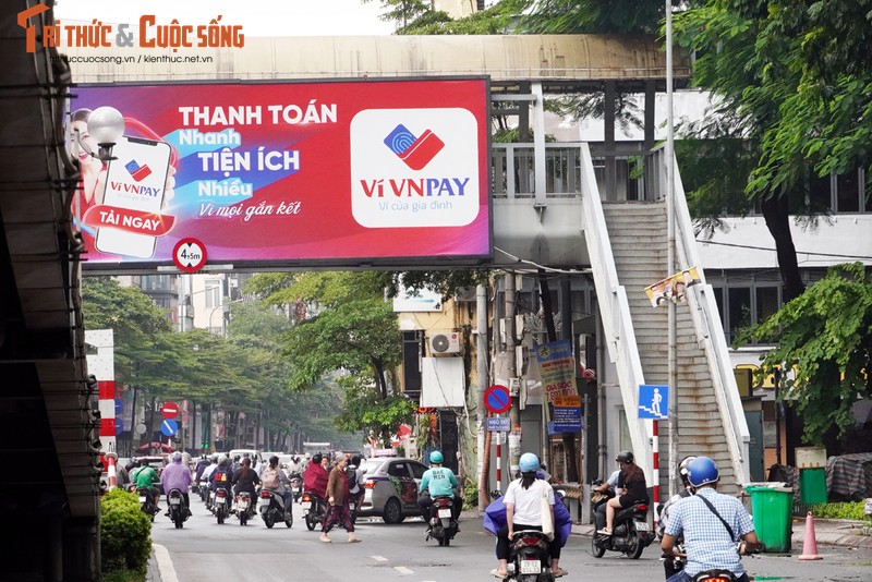 Ha Noi: Vo tu sang duong, nguoi dan nhu “dua gion voi tu than“-Hinh-8