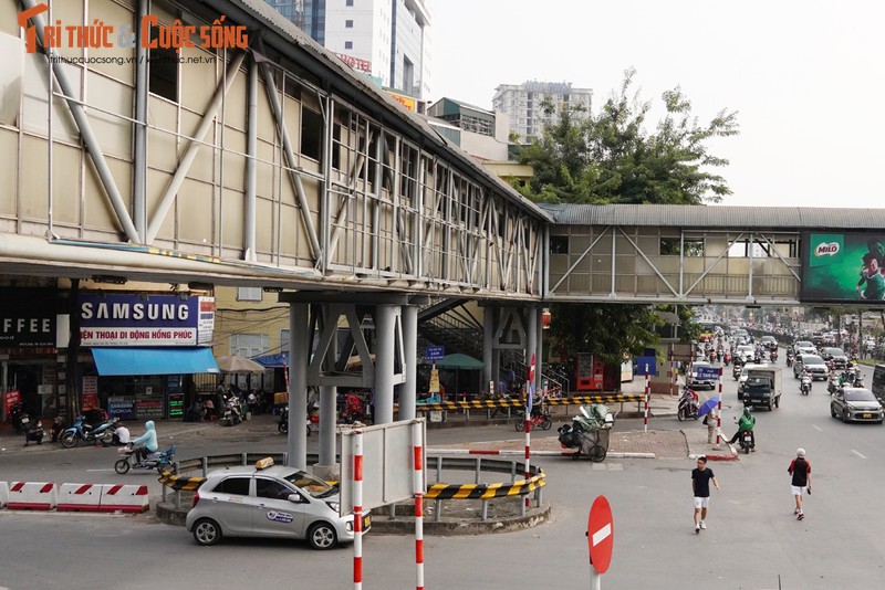 Ha Noi: Vo tu sang duong, nguoi dan nhu “dua gion voi tu than“