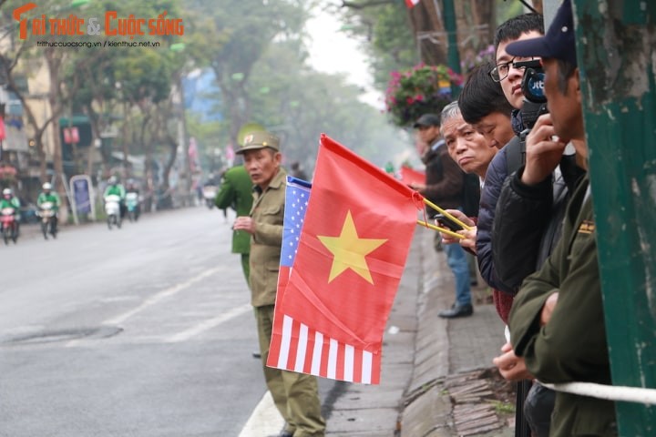 Xuc dong hinh anh nguoi dan Ha Noi don mung Chu tich Kim Jong-un-Hinh-10