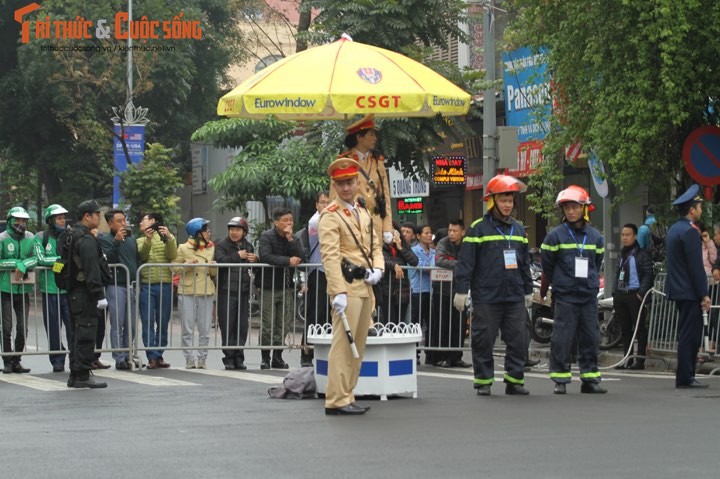 Xuc dong hinh anh nguoi dan Ha Noi don mung Chu tich Kim Jong-un-Hinh-5