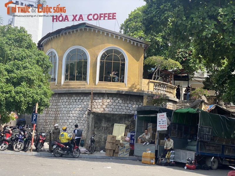 Ha Noi: Ca phe duong tau “Hoa Xa” khong phep van hoat dong?