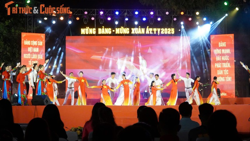 [LIVE] Nguoi dan ca nuoc han hoan chao xuan At Ty-Hinh-38