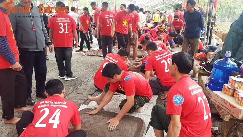 Hai Duong: Phao “no” vang troi…nghin nguoi phan khich, ho reo-Hinh-5