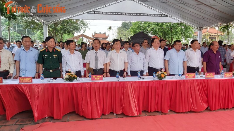 Nguoi dan duoc kham, nhan thuoc mien phi tai hoi den Bia 2024-Hinh-7