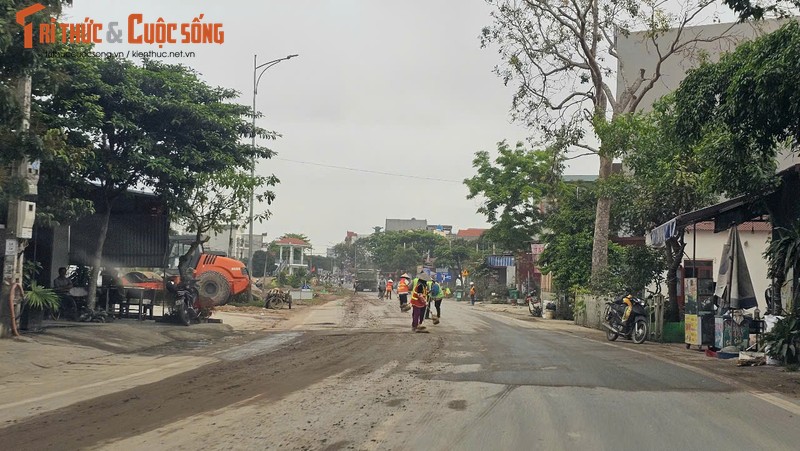 Hai Duong: San lap du an khu dan cu, xe tai “oanh tac” duong 392B-Hinh-11