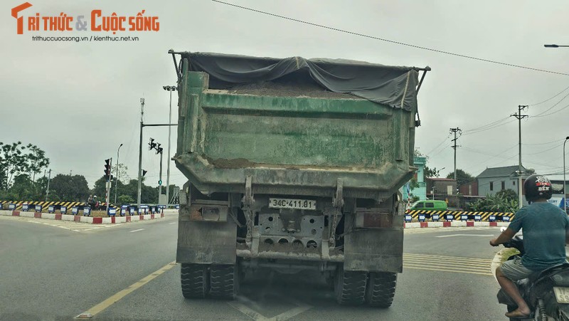 Hải Dương: San lấp dự án khu dân cư, xe tải “oanh tạc” đường 392B - Hình 7 Hai Duong: San lap du an khu dan cu, xe tai “oanh tac” duong 392B-Hinh-7