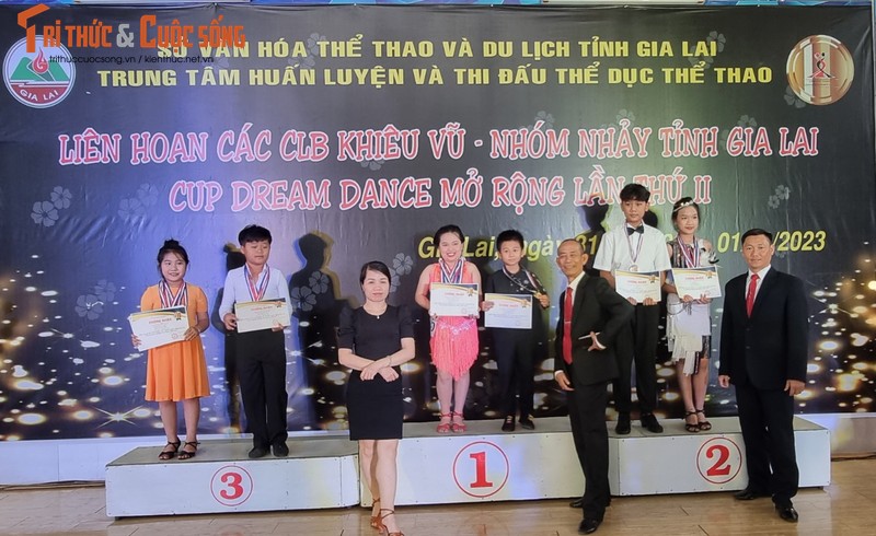 Gia Lai: Ket thuc giai Khieu vu Cup Dream Dance mo rong lan thu II-Hinh-2