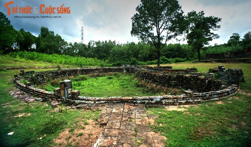 Kham pha lang mo be the cua ba hoang Tu Du truoc khi ton tao-Hinh-2