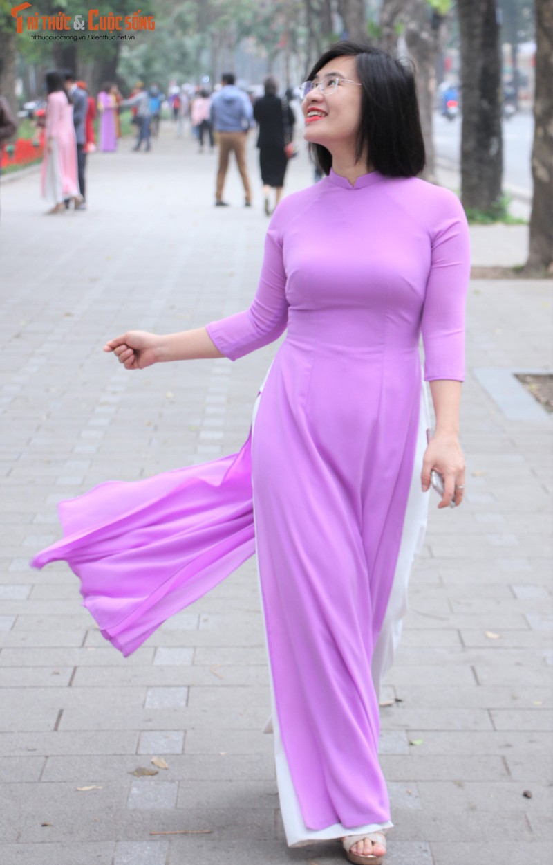 Quoc te Phu nu 8/3: Net dep nu can bo, nhan vien VUSTA trong ta ao dai-Hinh-6