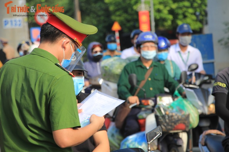 Ngay dau di lam sau ky nghi Quoc khanh 2/9: Quoc lo 32 un u-Hinh-10