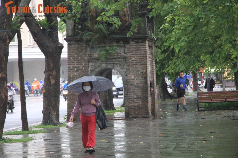 Nguoi dan Ha Noi co ro trong cai lanh dau mua-Hinh-9