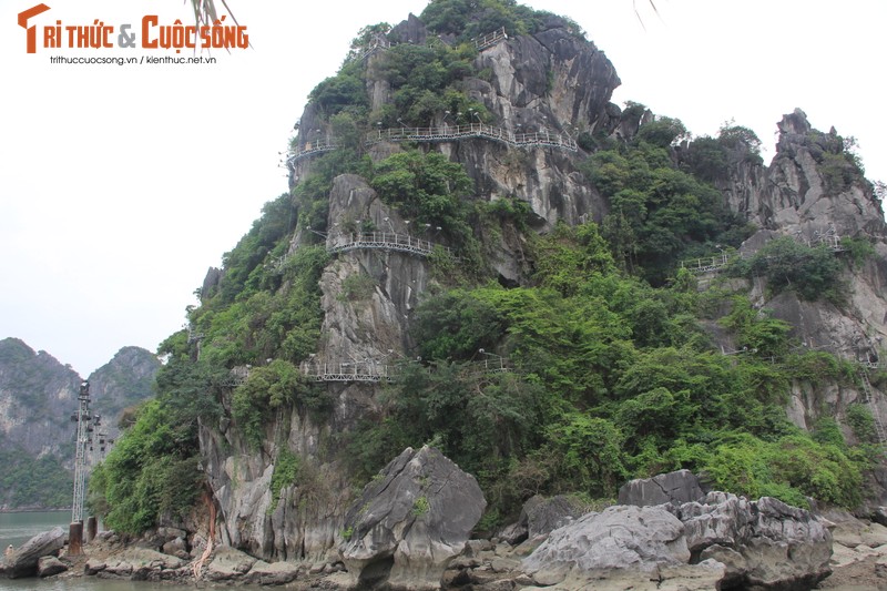 Nhung nui da tren vinh Ha Long bi “chang” dien chieu sang gio sao?-Hinh-6